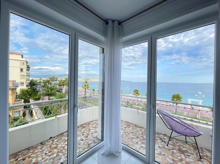 Beach Front, Superbe Appartement Pour 4 Personnes Nice Exteriör bild