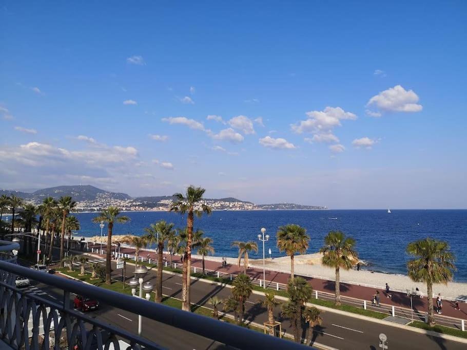 Beach Front, Superbe Appartement Pour 4 Personnes Nice Exteriör bild