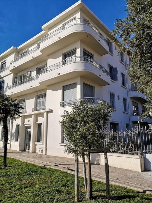Beach Front, Superbe Appartement Pour 4 Personnes Nice Exteriör bild