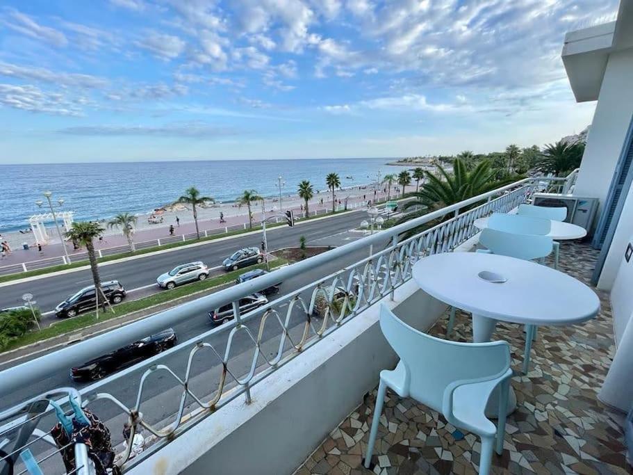 Beach Front, Superbe Appartement Pour 4 Personnes Nice Exteriör bild