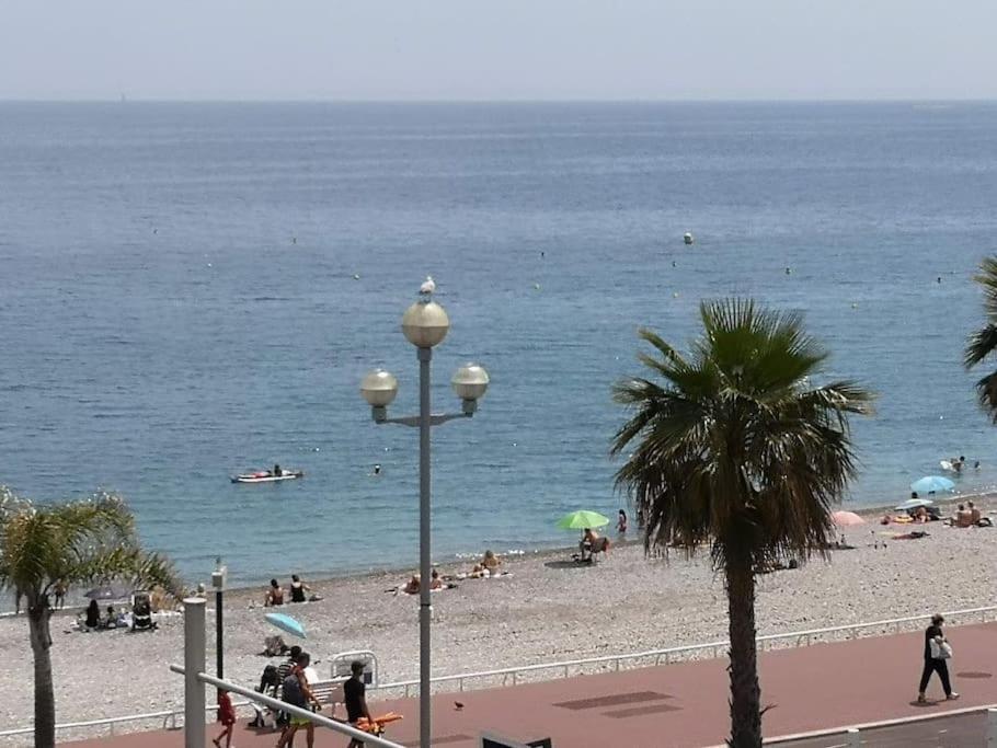 Beach Front, Superbe Appartement Pour 4 Personnes Nice Exteriör bild
