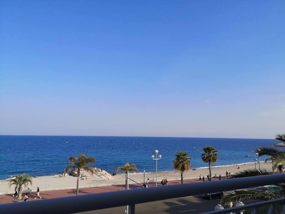 Beach Front, Superbe Appartement Pour 4 Personnes Nice Exteriör bild