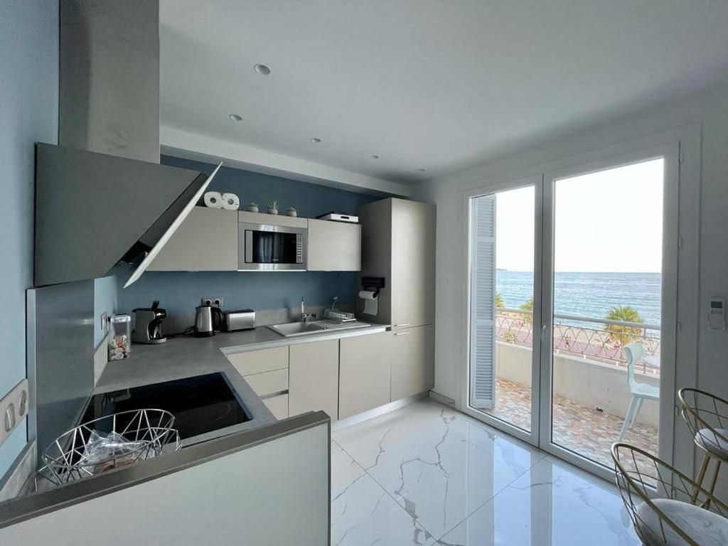 Beach Front, Superbe Appartement Pour 4 Personnes Nice Exteriör bild