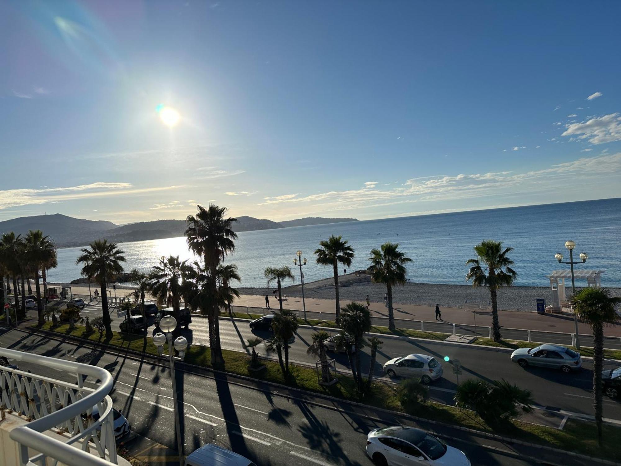 Beach Front, Superbe Appartement Pour 4 Personnes Nice Exteriör bild