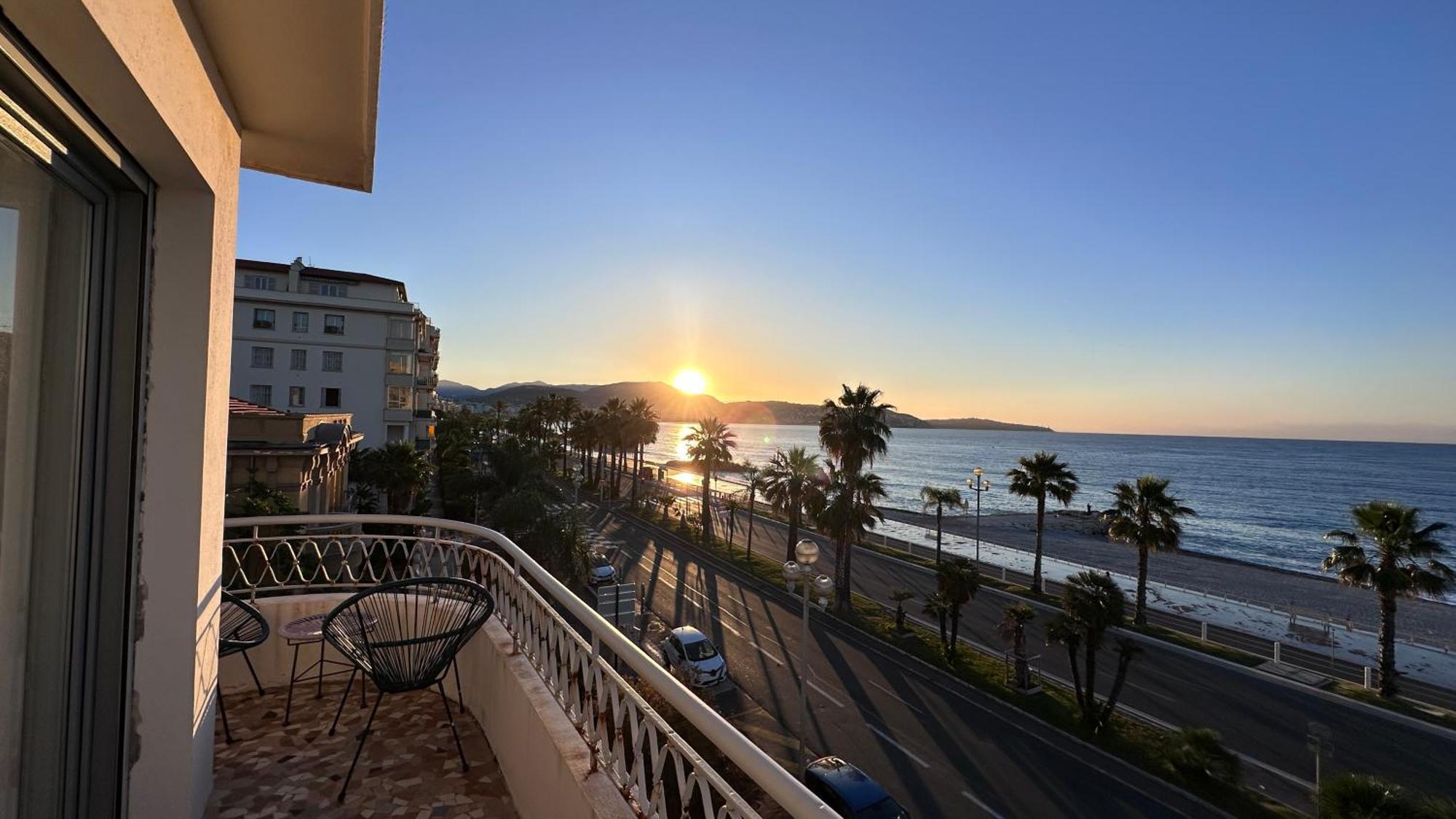 Beach Front, Superbe Appartement Pour 4 Personnes Nice Exteriör bild