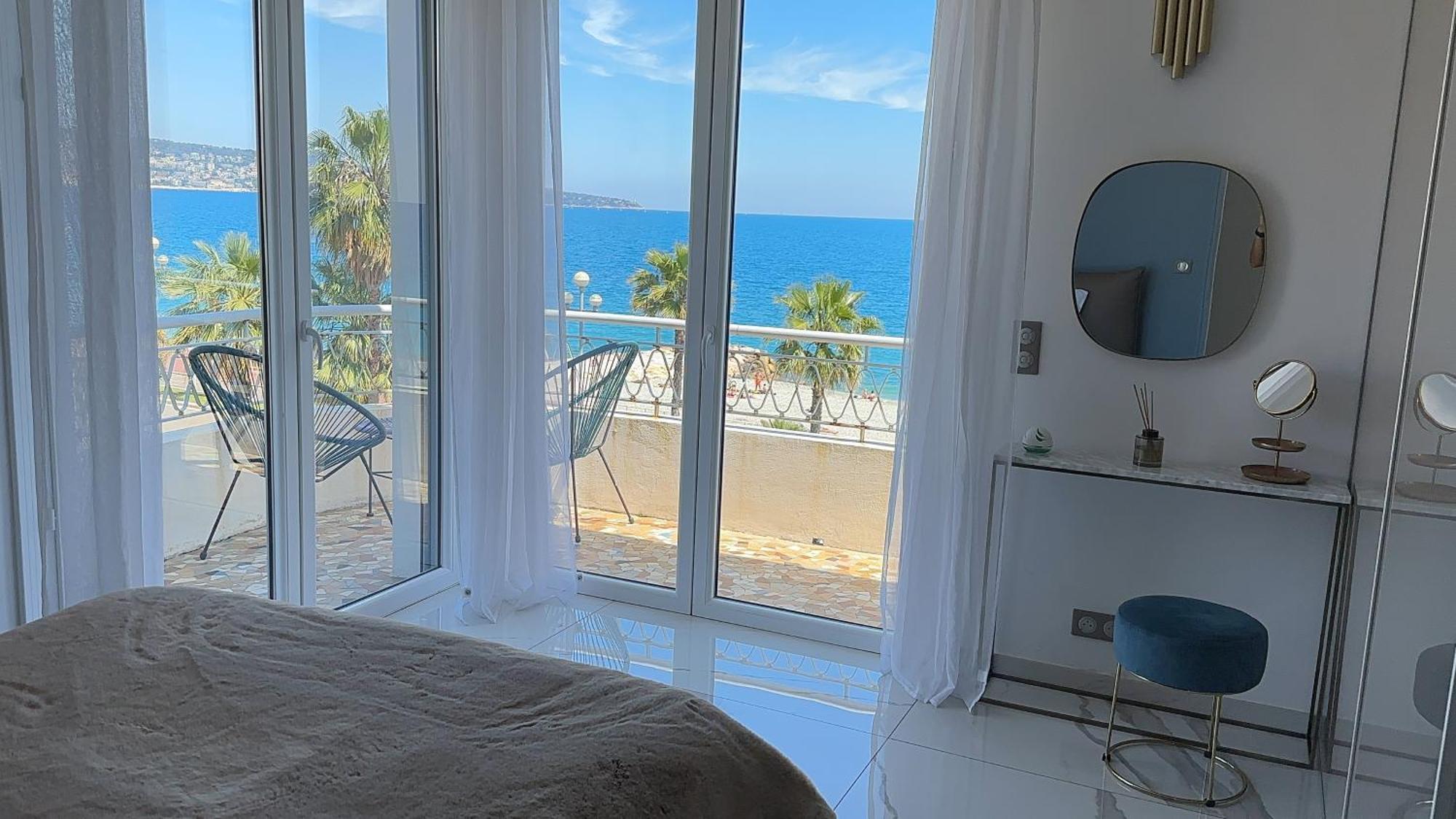 Beach Front, Superbe Appartement Pour 4 Personnes Nice Exteriör bild